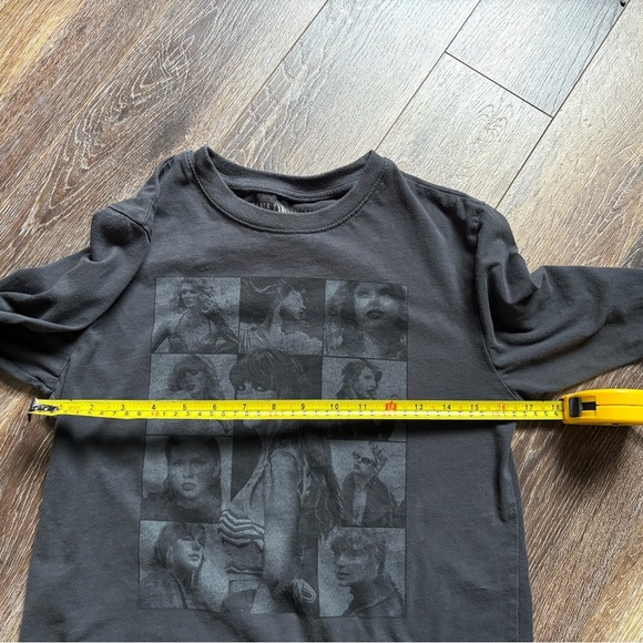 Taylor Swift Eras Tour Youth Medium - Picture 4 of 6